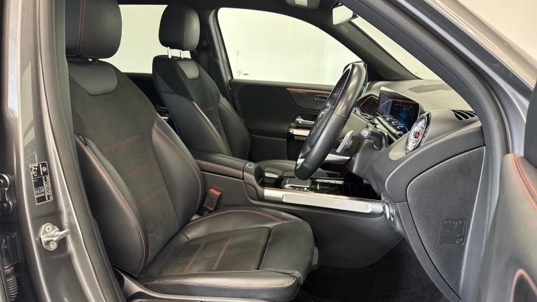 Mercedes-Benz GLB 200 AMG Line Premium 5dr 7G-Tronic Petrol Estate
